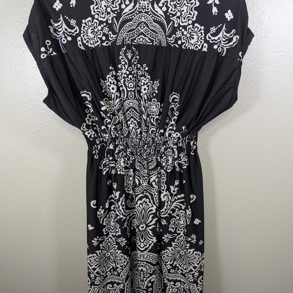 Black and White Patterned Dress - Picture 2 of 9